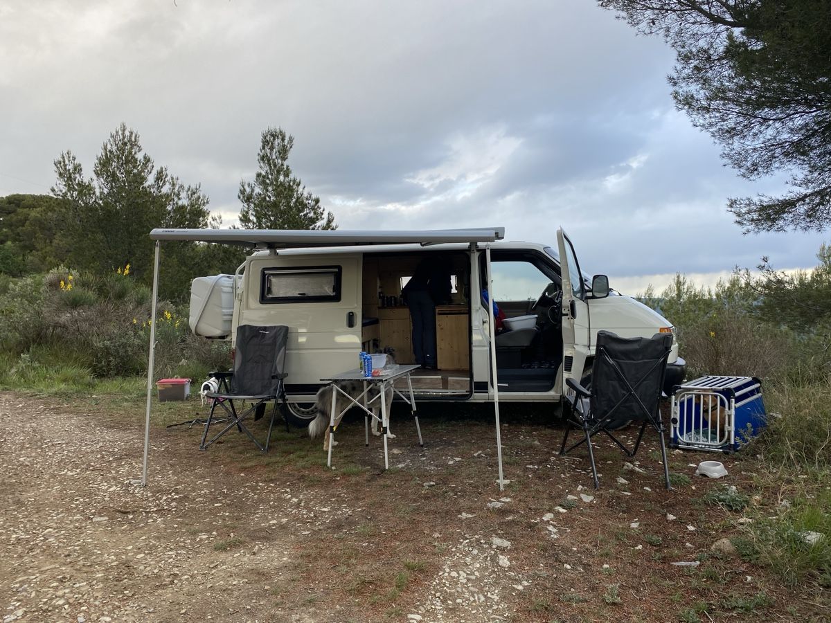 VW Veicoli da campeggio: Camper VW T4 syncro mit Klima mieten – Usato da Seewis Dorf venduto da Wiggli 6