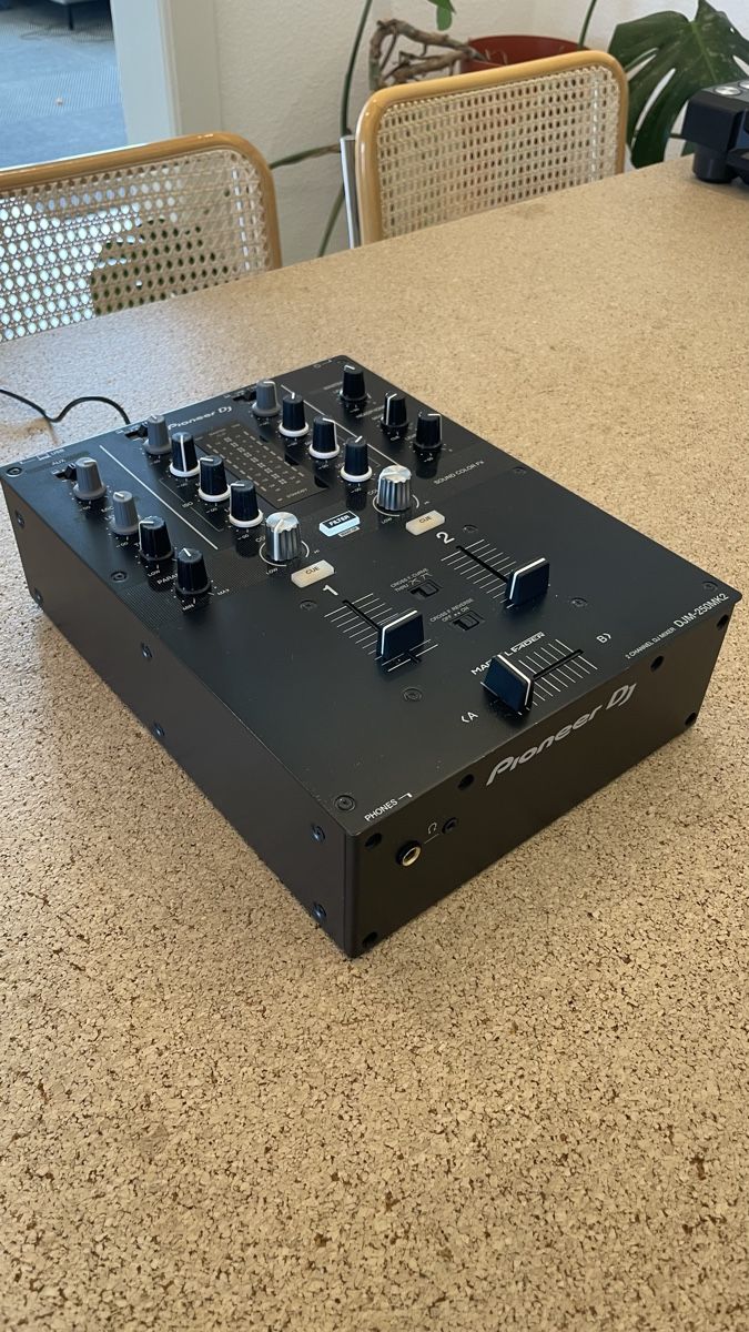 Pioneer Mischpulte: Pioneer DJM-250 Mixer – Gebraucht aus Zürich von nic_syf6 1