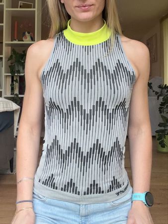 HUMMEL SPORTTOP MIT ZICKZACK-MUSTER