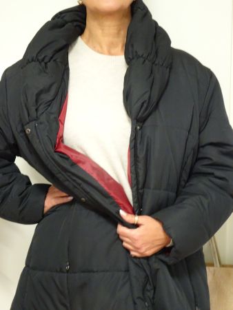 Stepp Jacke, schwarz, innen schönes Kirsch-rot, neu  50/52