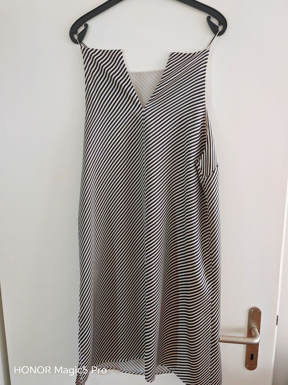 H&M Robes: 2 x H & M Kleider – D'occasion à Birsfelden par mar_8957 7