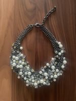 Elegante Halskette mit falschen Perlen und Strass