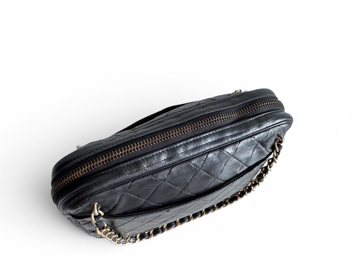Chanel Taschen für Damen: CHANEL Vintage Quilted Camera Bag Tasche – Gebraucht aus Kriens von hannaandkiko 3