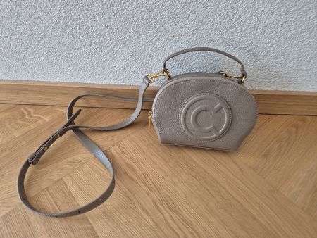Original COCCINELLE Umhängetasche / Mini Bag aus Leder