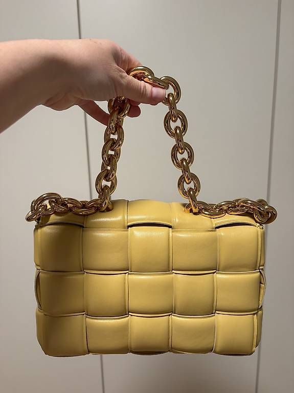 Borse da donna: Bottega Veneta Cassette Chain Bag – Usato da Unterägeri venduto da mar_96hk 1