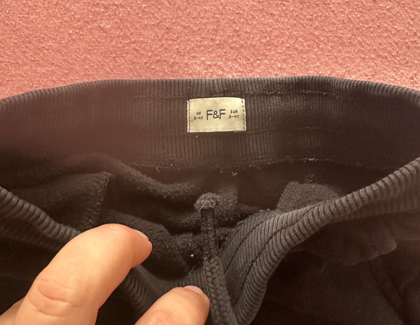 Pantaloni: Jogginghose F&F – Usato da Dürrenroth venduto da tvy_bh56 2
