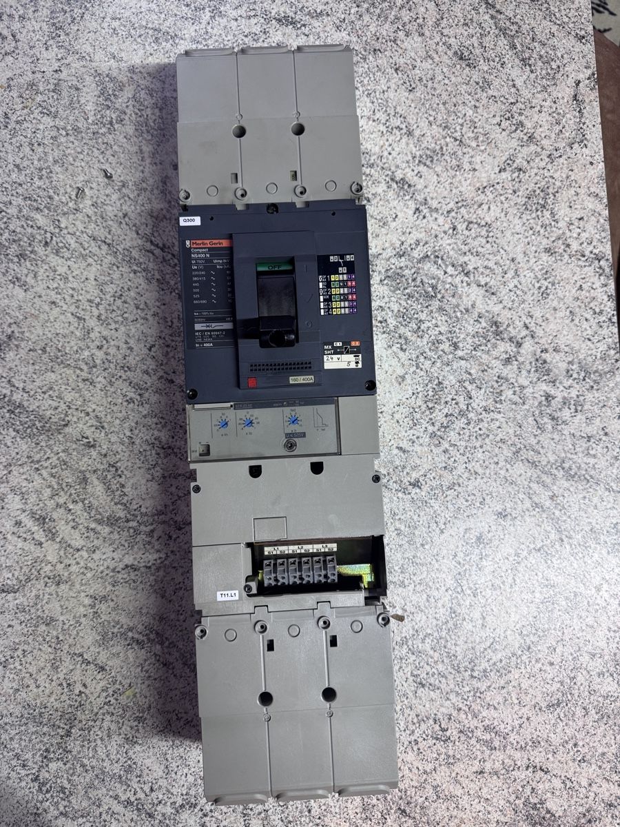 Schneider Interruttori: Merlin Gerin Compact NS400 N Leistungsschalter 3P 400A – Usato da Rietheim venduto da GaborKovesi