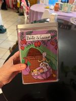 Boîte métal Derrière la porte cacao vintage
