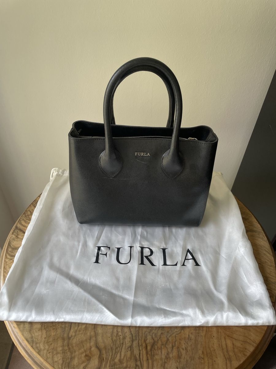 Furla Borse da donna: Borsa Furla originale in pelle nera – Usato da Avegno venduto da ReVibeRachele