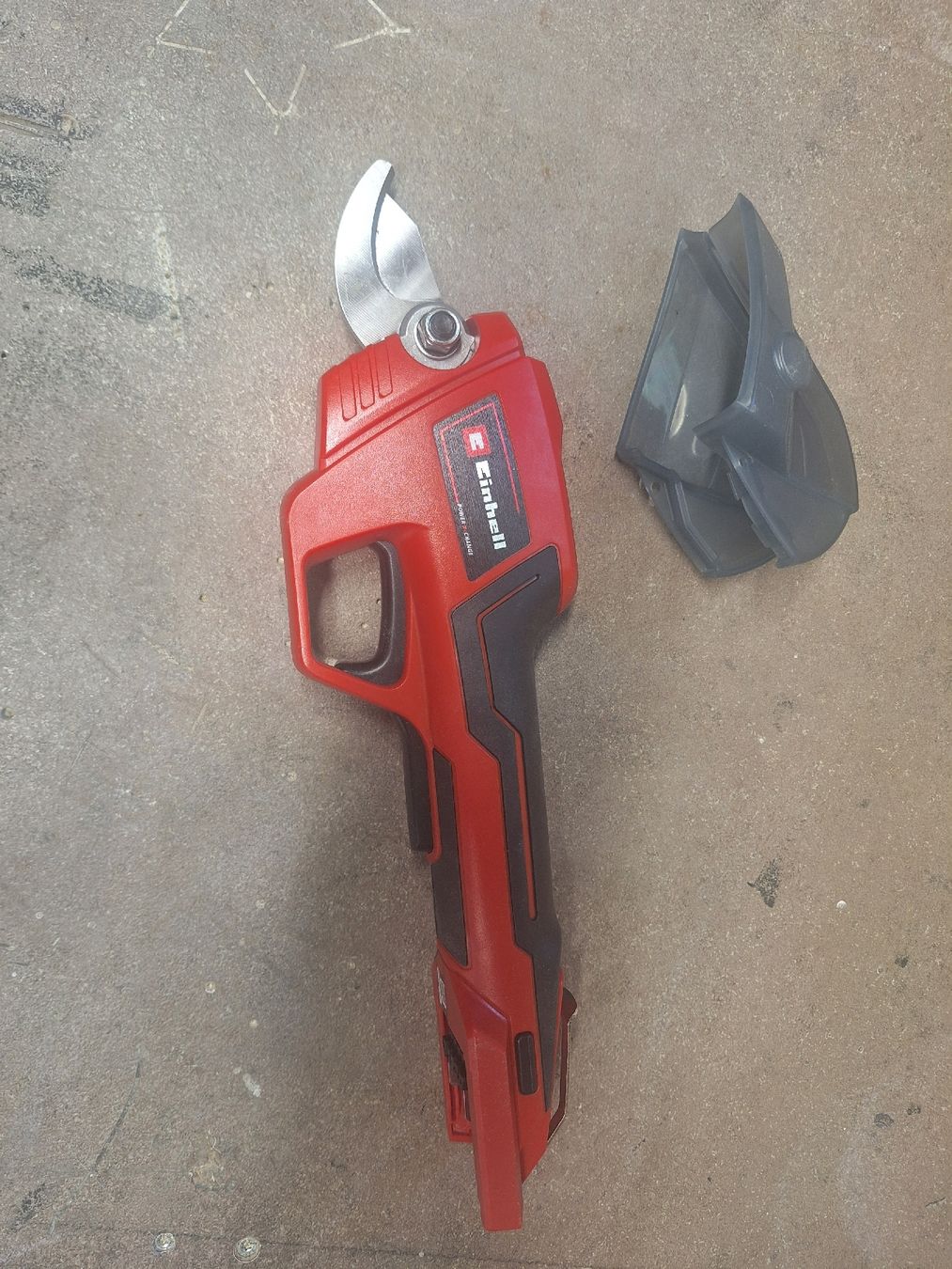 Einhell Tous les outils: sécateur électrique einhell  – Neuf (Voir description) à Ferlens VD par LeFred25 3