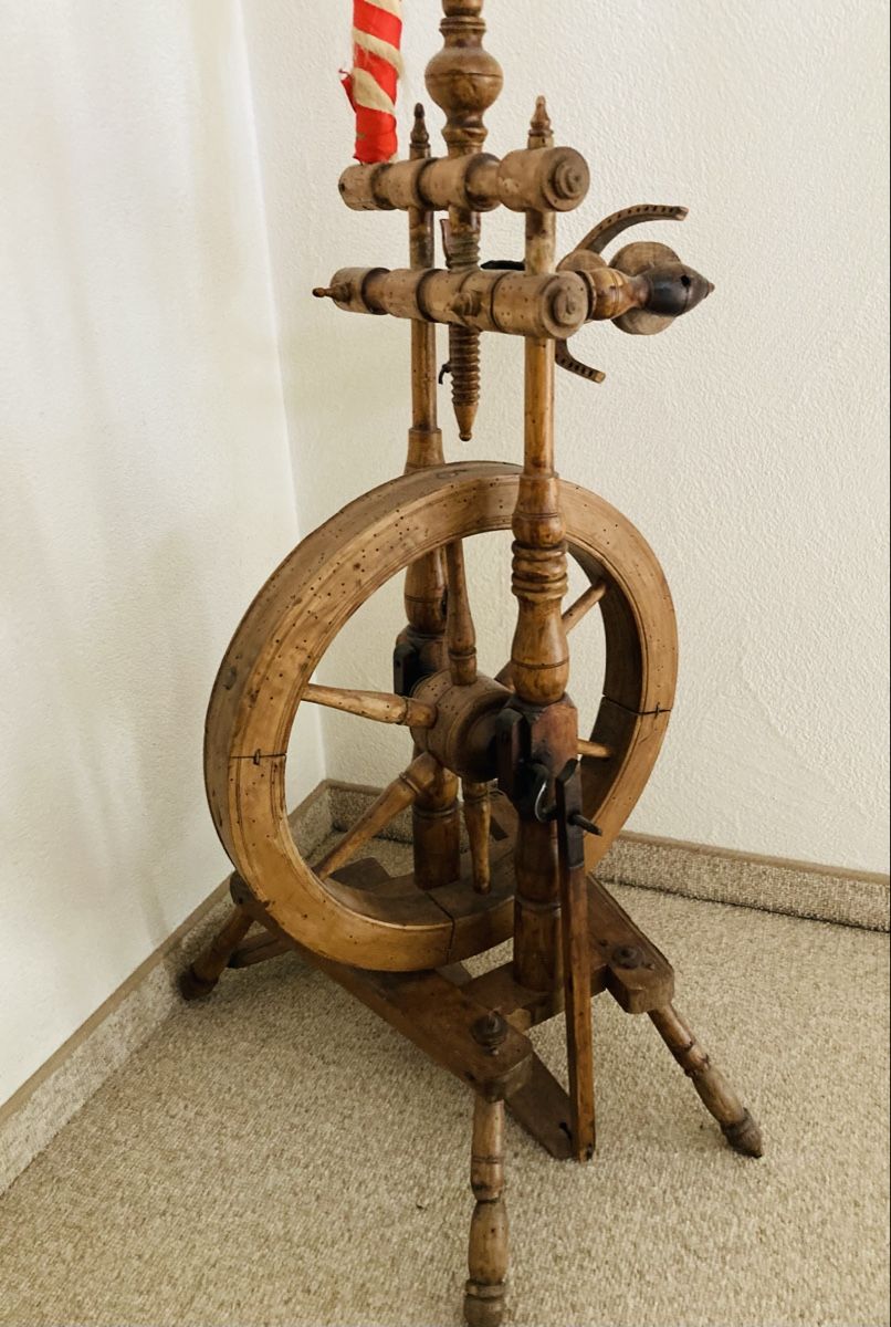 Ruote per filare: Antikes Spinnrad – Usato da Einsiedeln venduto da Fundgrube59