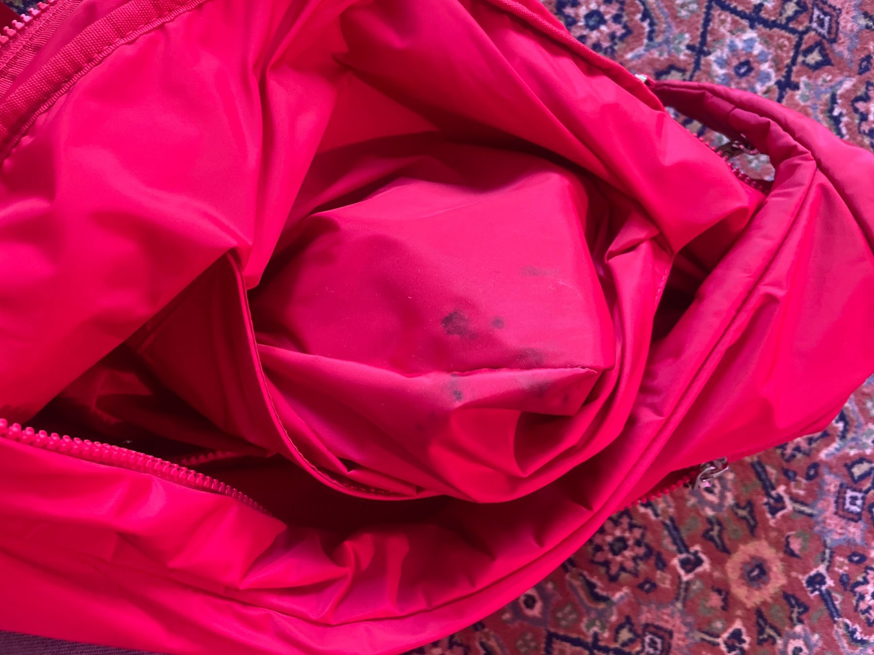 Vivi Mari Borse: VIVI MARIE padded hip bag oversized- true red – Usato da Wettingen venduto da Sonnenkuss 2