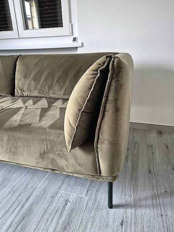 Divani: Divano 2,5 p. Color oliva – Usato da Agno venduto da vale_sale 2