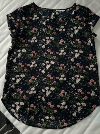 Bluse von Only, Grösse 38, blau mit Blumen