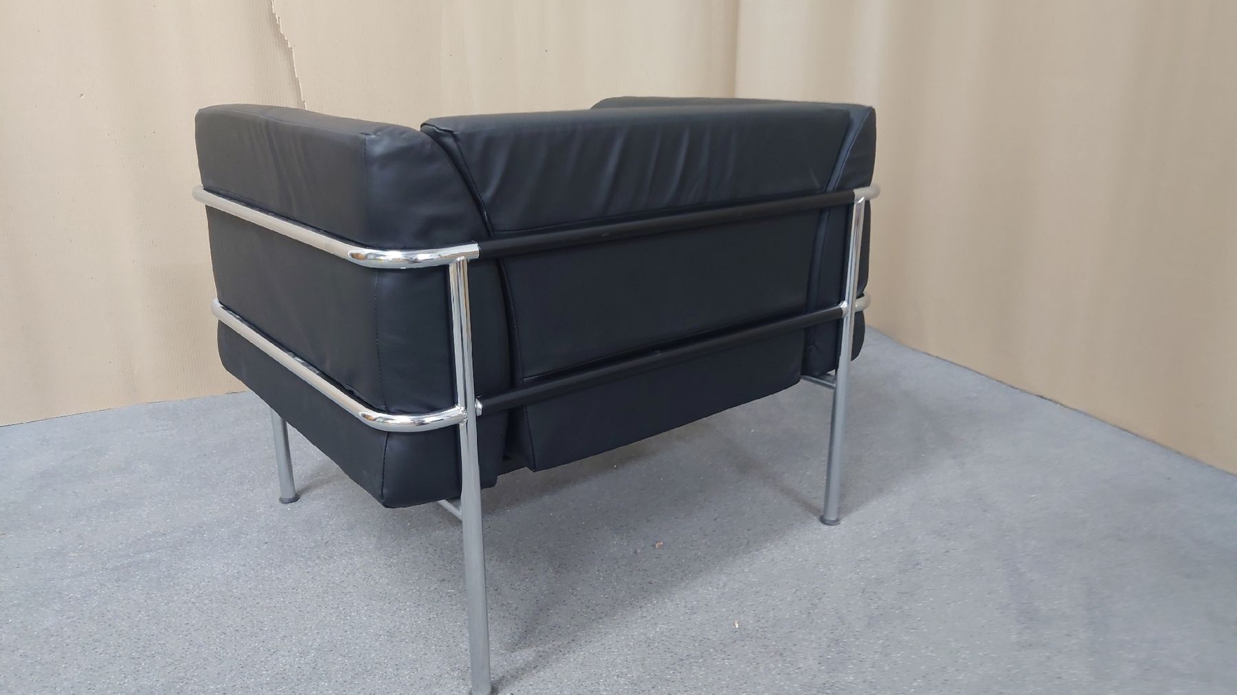 Fauteuils: Sessel schwarz Kebe, ähnlich Corbusier – D'occasion à St. Gallen par Second-Life 3