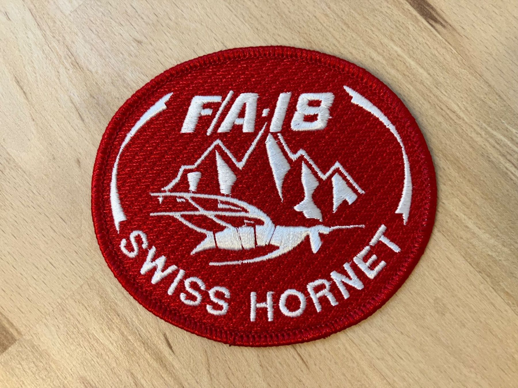 Schweizer Armee Plaketten & Abzeichen: Badge Swiss Air Force "HORNET" – Gebraucht aus Faoug von SANMTE