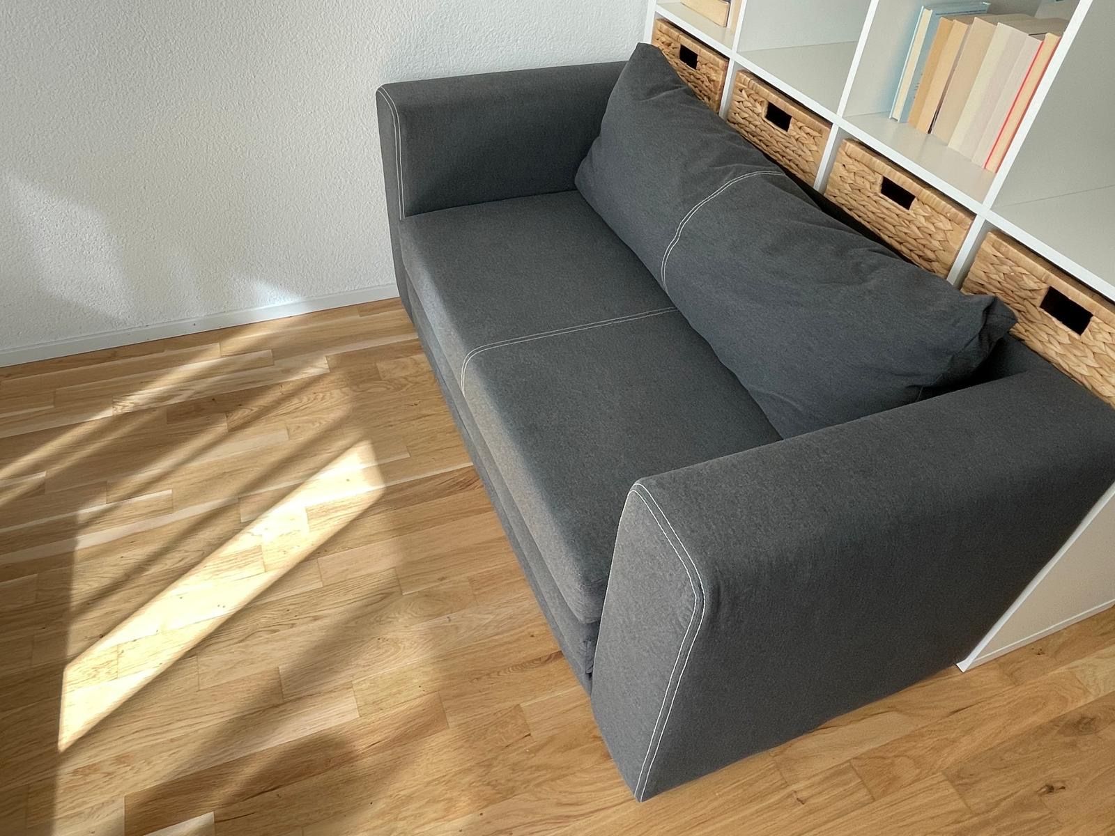 Ikea Divani: IKEA ASKEBY two-seater sofa bed – Usato da Zürich venduto da jatin_garg
