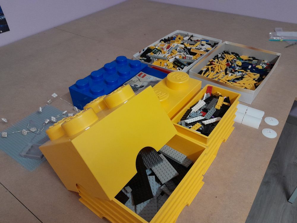Lego lot en vrac essentiellement vintage avec boîtes de rang (D ...