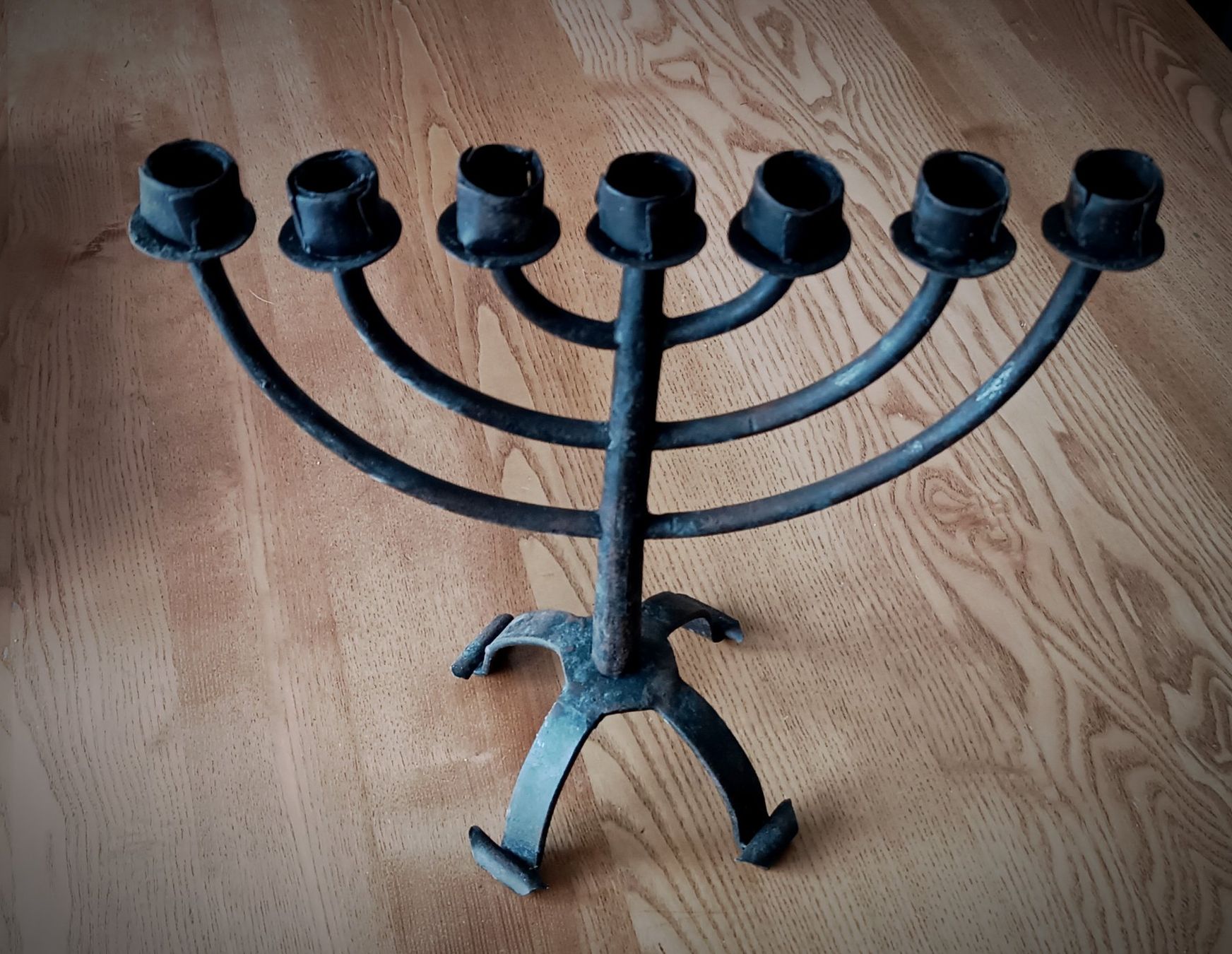 Kerzenständer: MENORAH – Gebraucht aus Tesserete von unicuique-suum