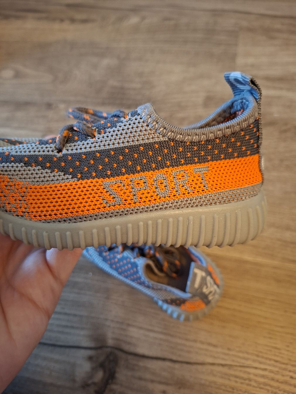 Chaussures garçon: Kinderschuhe, Grösse 22  – D'occasion à Winterthur par Ausmisten2026 1