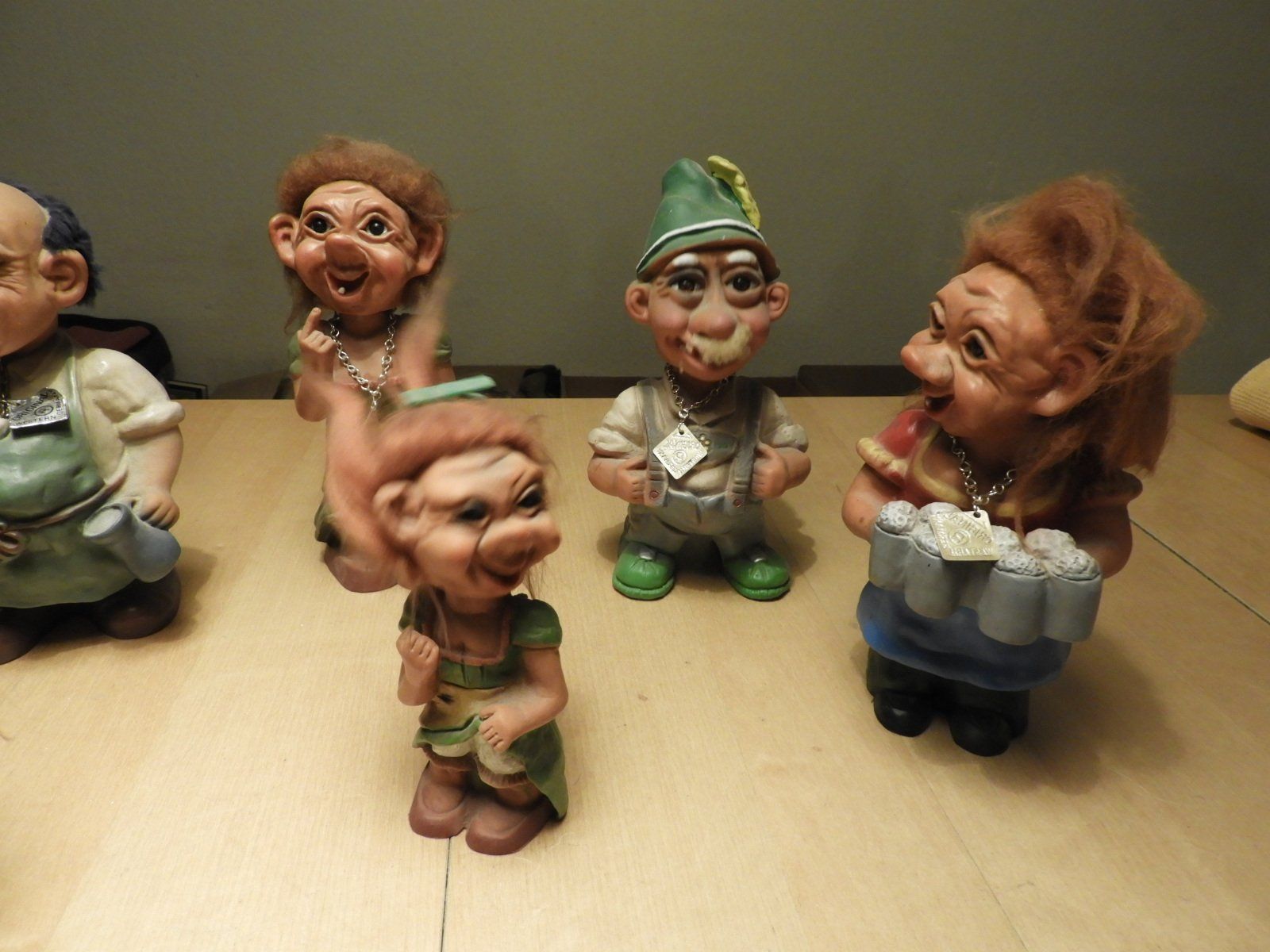 Statuette: HEICO TROLL ODER "R" TROLL AUS DEUTSCHLAND, 5. PAKET – Usato da Ettingen venduto da troll-mutter 6