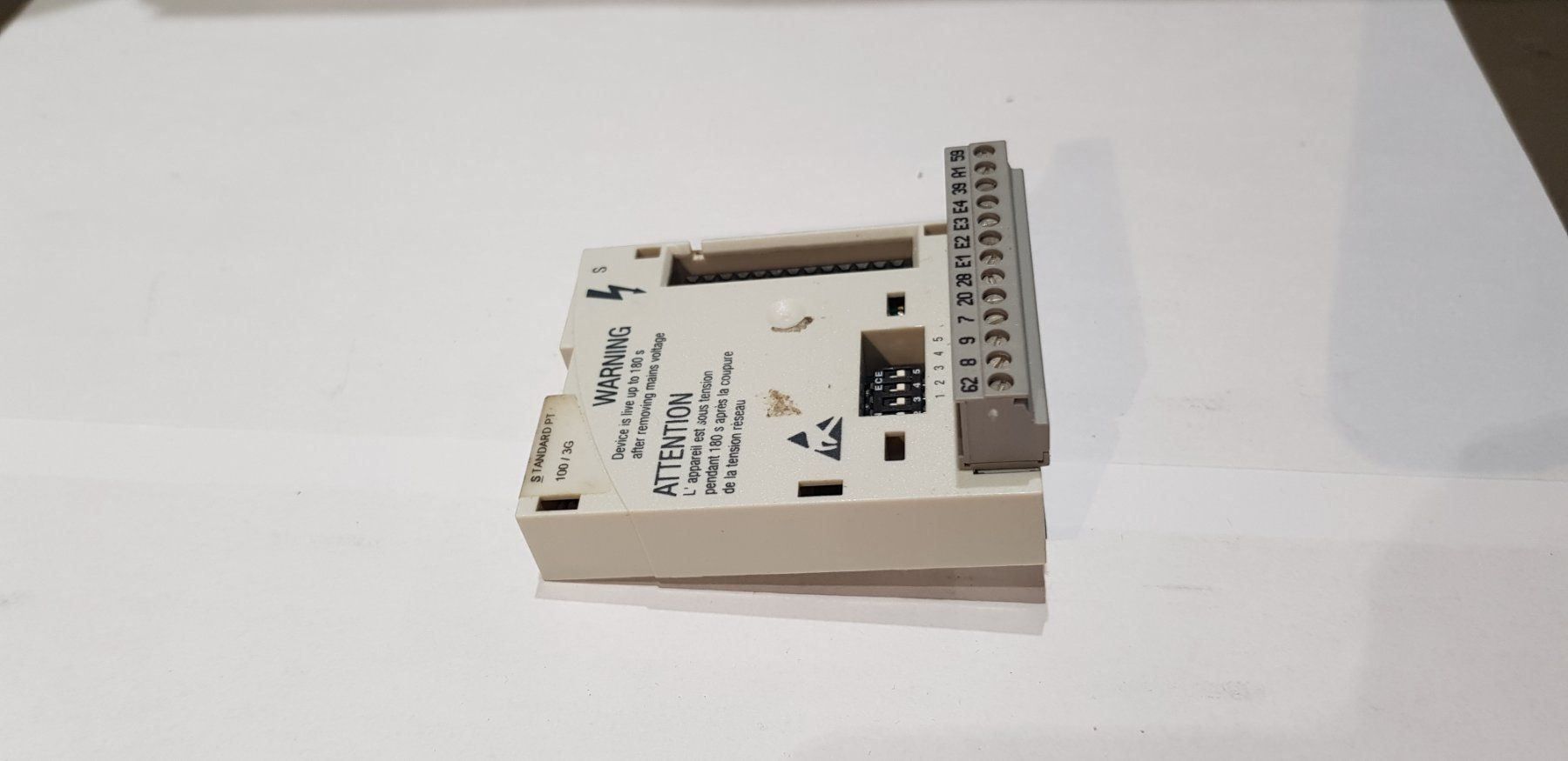 Componenti elettronici: Lenze Funktionsmodul E82ZAFSC100 – Usato da Balsthal venduto da mtwd 1