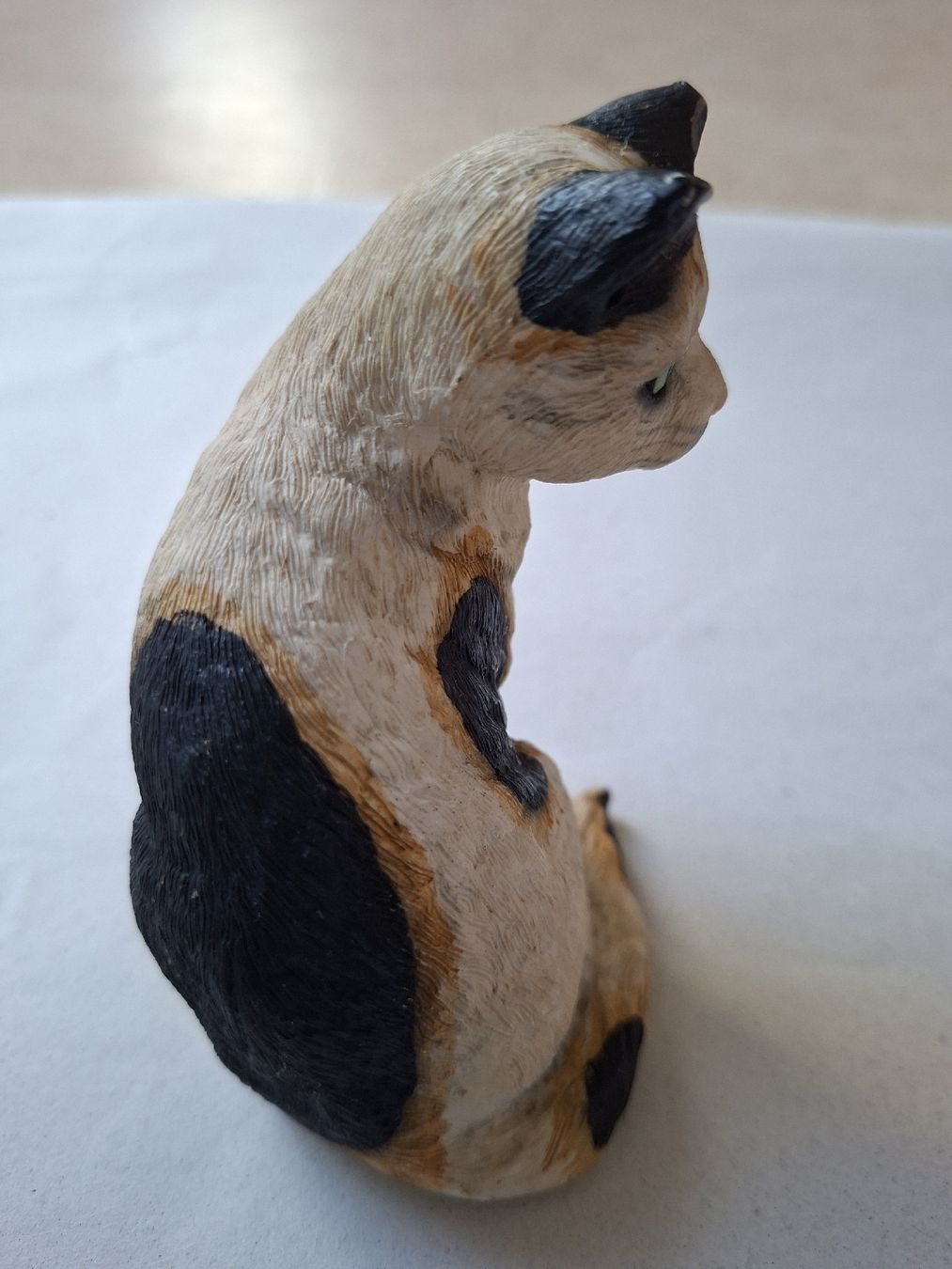 Tutte le decorazioni: Deko Katze sitzend dreifarbig Figur 9,5 cm – Usato da Klingnau venduto da vollmond36 4