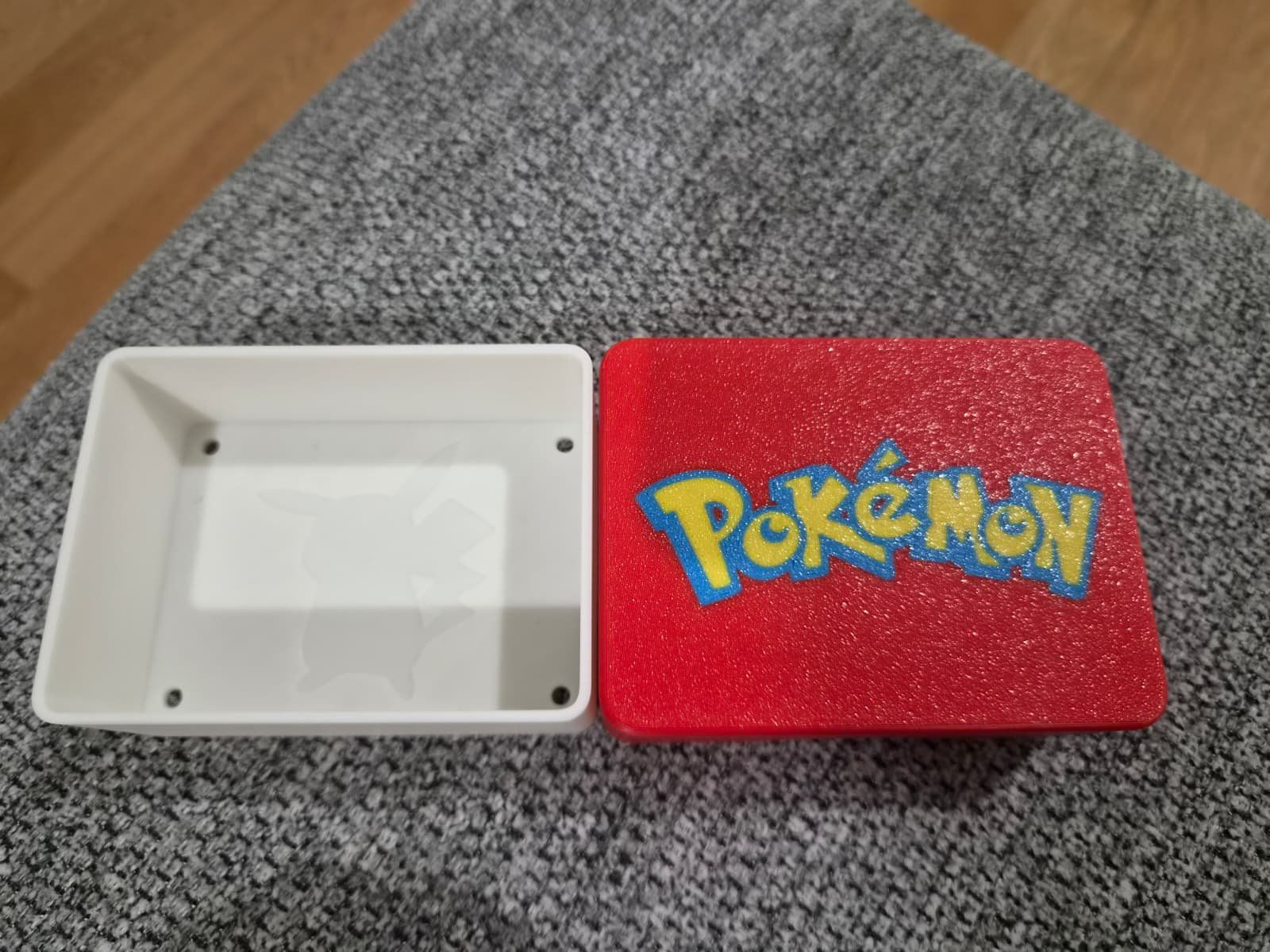 Autres décorations & accessoires: Boîte de rangement carte Pokémon – Neuf (Voir description) à Versoix par Lab_crm 1
