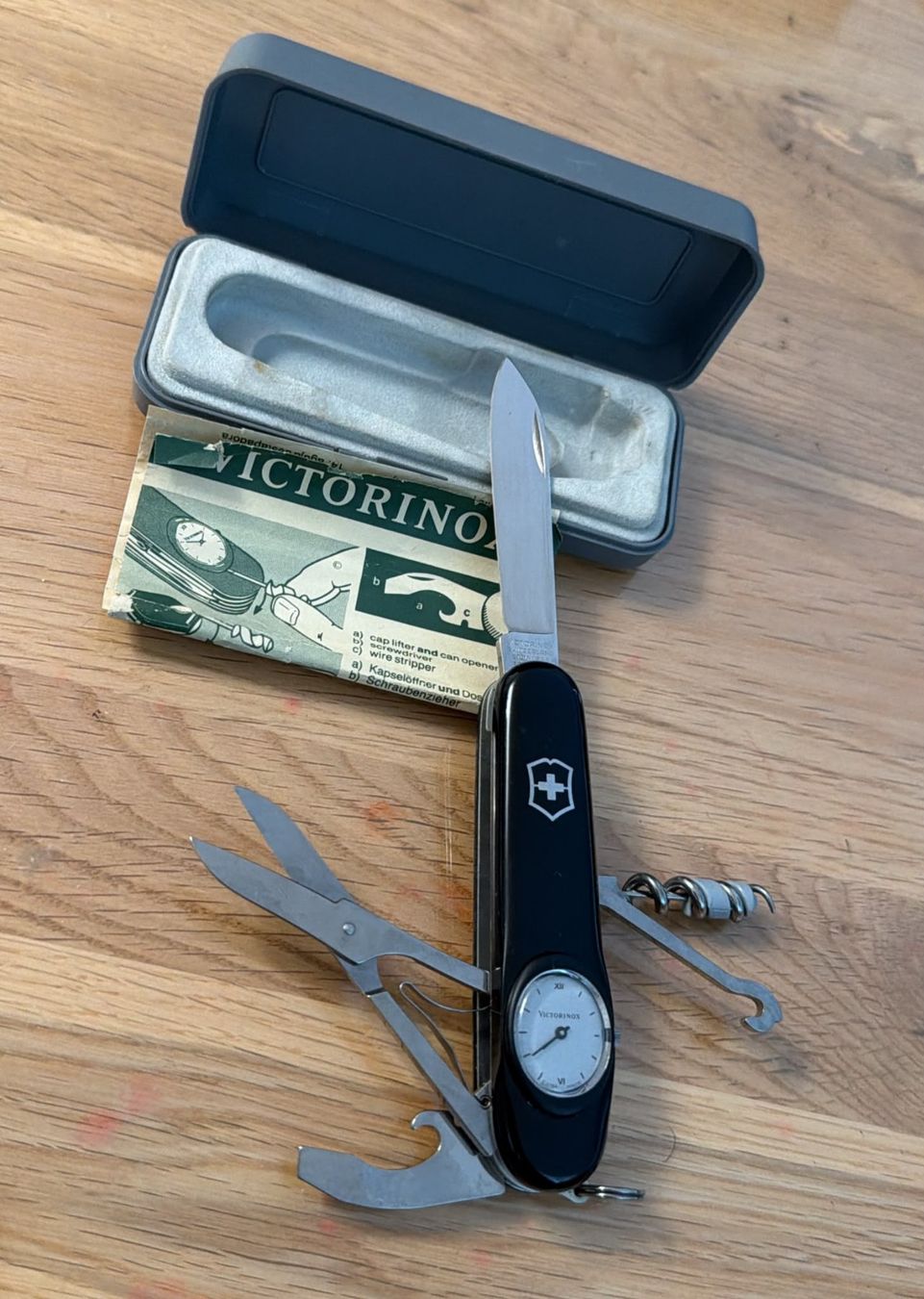Victorinox Taschenmesser: VICTORINOX TIMEKEEPER TASCHENMESSER – Gebraucht aus Zürich von Frei-Occasionen