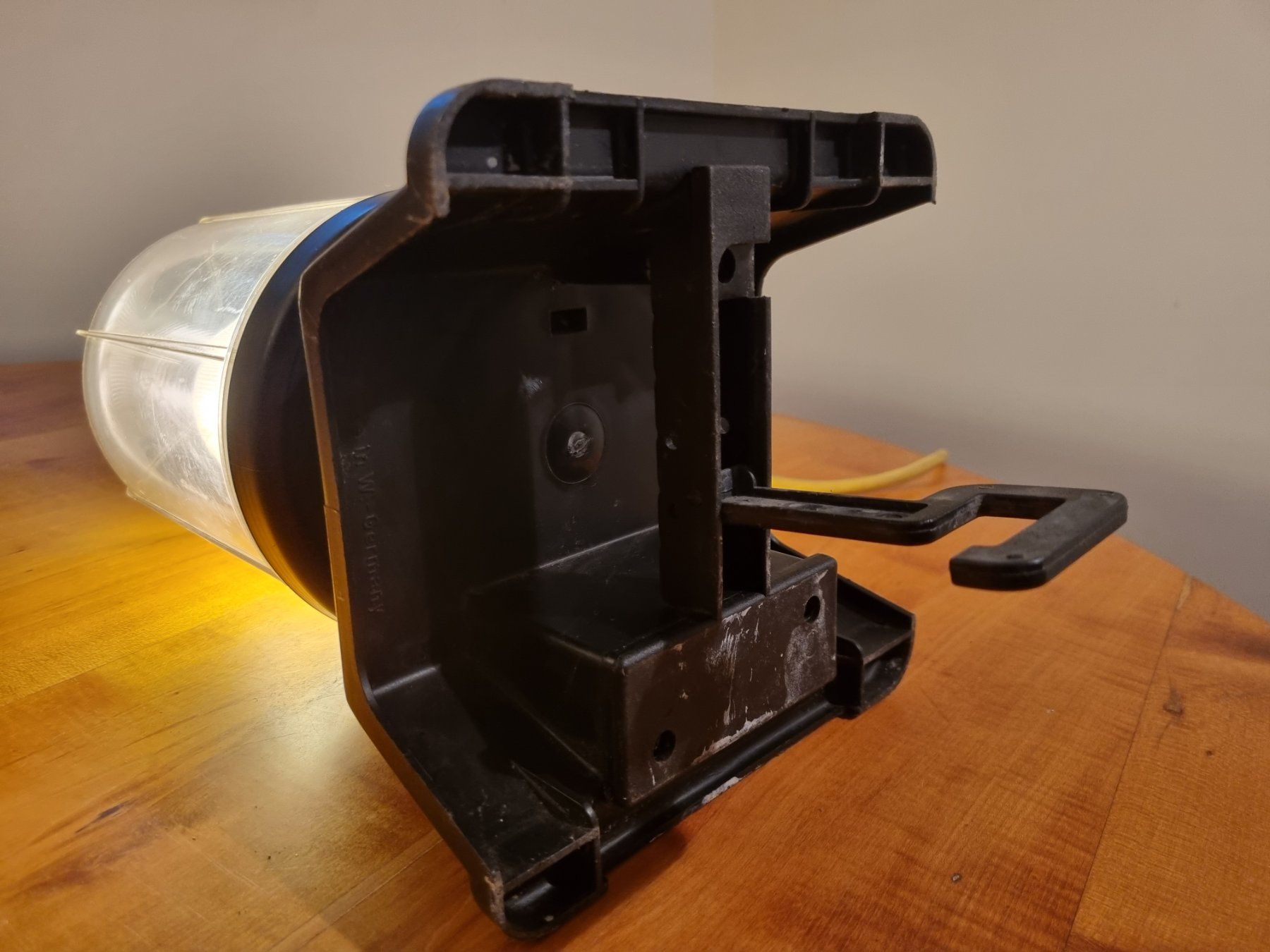 Lampade: Lampe mit integrierter Steckdose – Usato da Fürstenaubruck venduto da PizBeverin2018 7