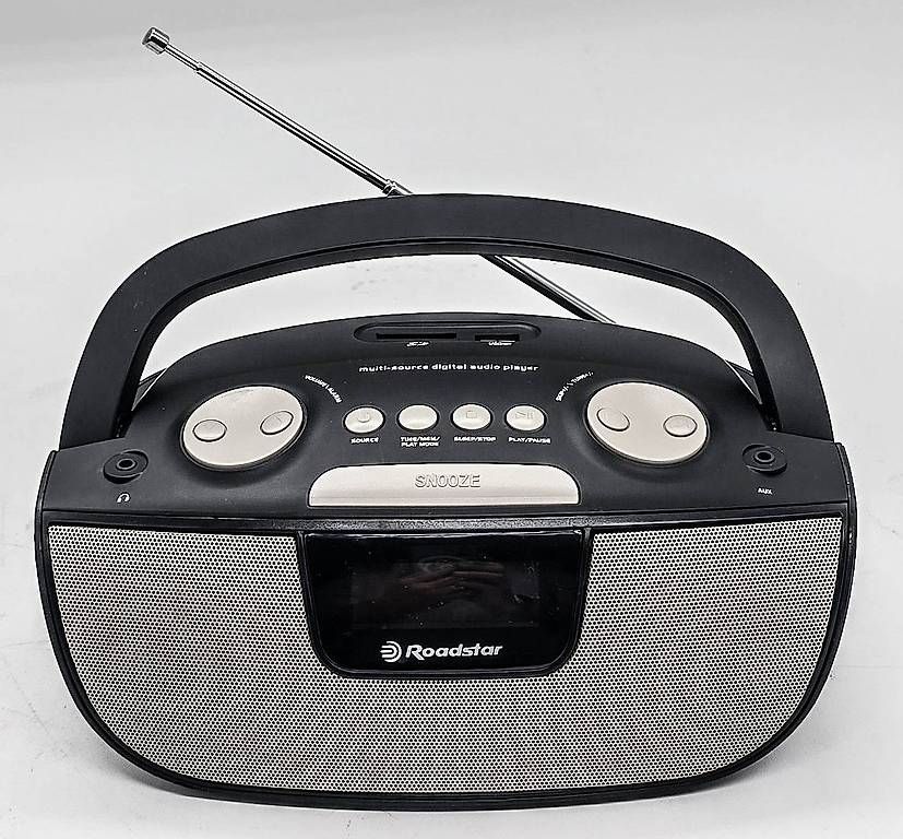 Radios: Radio FM, USB  – D'occasion à Sagno par cca_q6yr