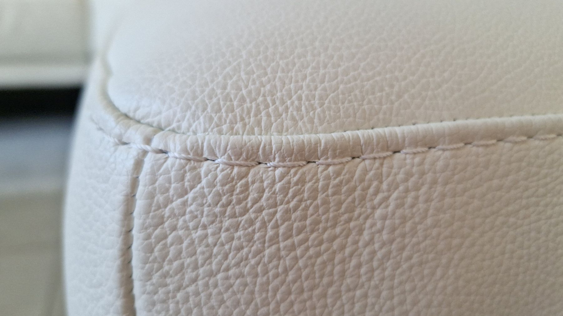 Sofas: Calia Italia Echtleder Ecksofa weiss – D'occasion à Rafz par Jirga 4