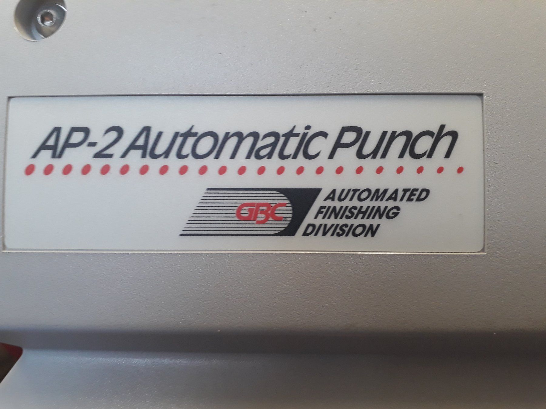 Alle Maschinen: Machine à perforer automatique – Gebraucht aus conthey von Jaccolino 1
