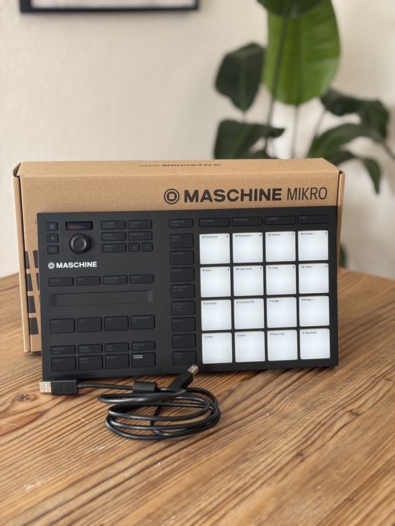 Native Instruments Strumenti musicali: Native Instruments Maschine Mikro MK3 - Lizenzen übertragbar – Nuovo (secondo la descrizione) da St. Gallen venduto da m.ciesielski