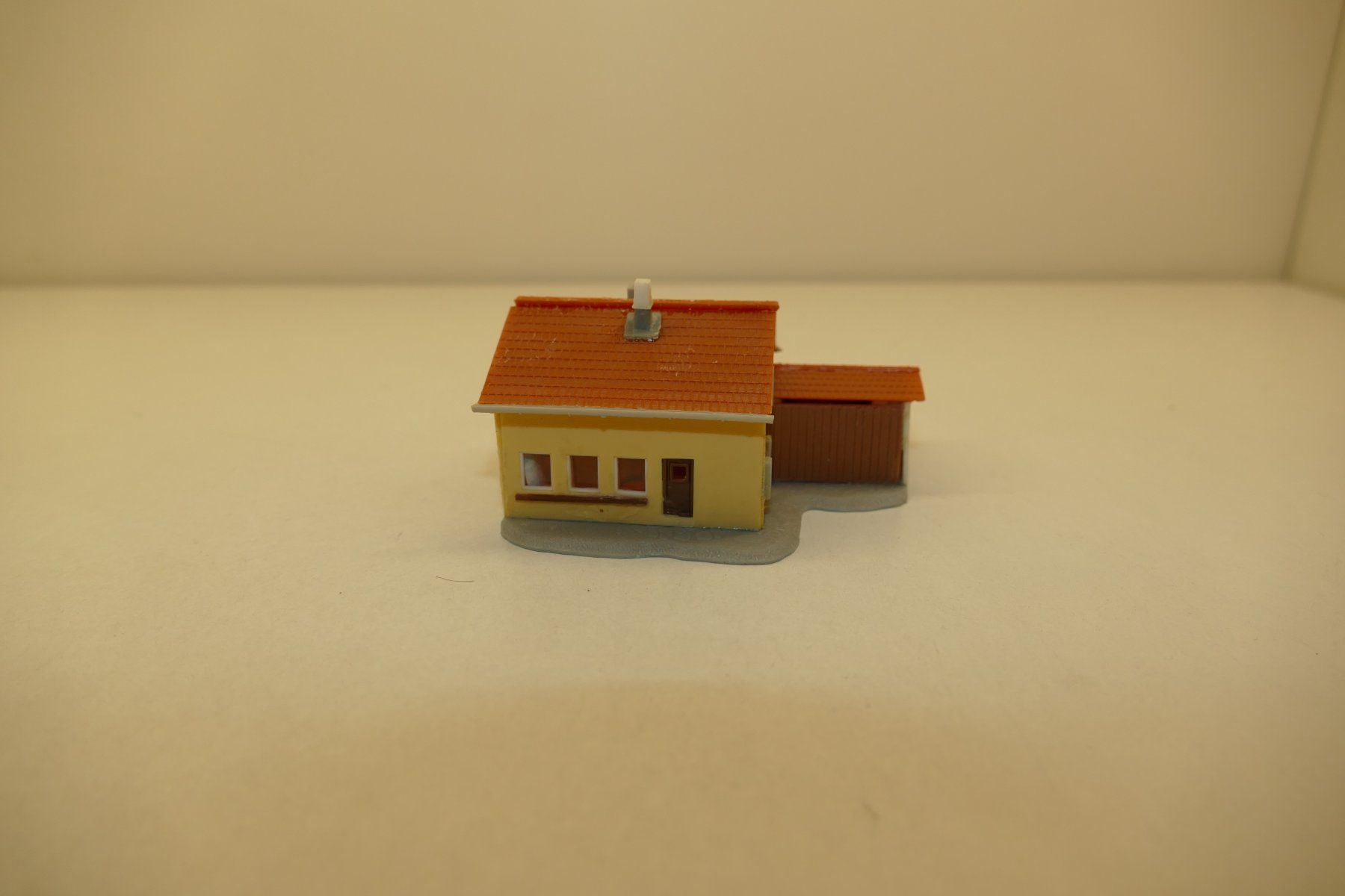 Modelleisenbahnen: Spur N: Einfamilienhaus mit Garage Einheit 2 – Gebraucht aus Niederhasli von rail-duerst 2