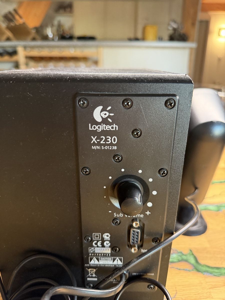 Logitech Haut-parleurs: Logitech PC Lautsprecher – D'occasion à Lüterkofen par Michel_ 2