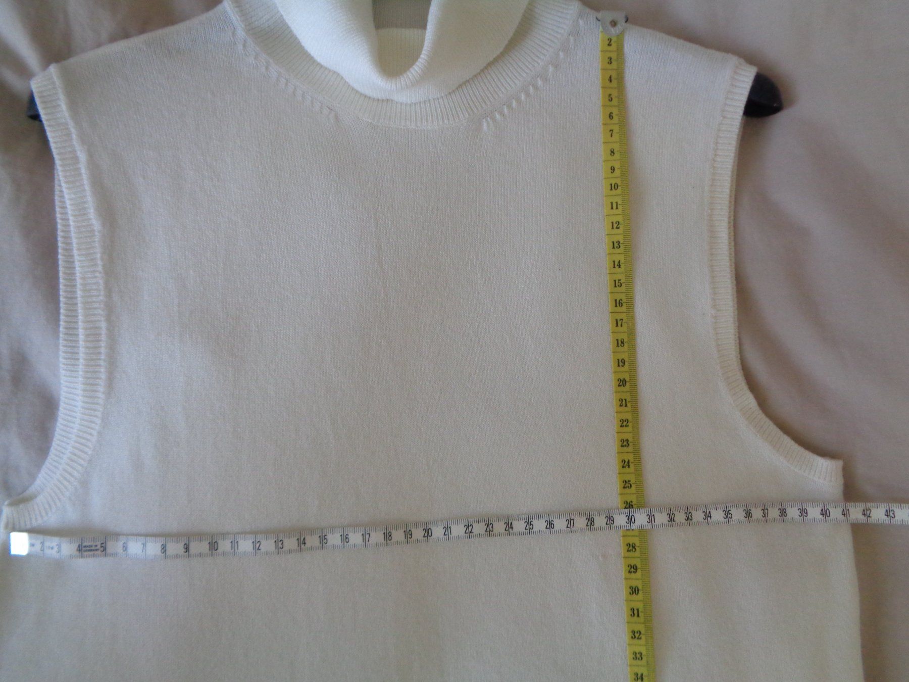 H&M Maglioni & Felpe: Pullover Damen, ohne Ärmel, H&M – Usato da Tafers venduto da kor_jf9w 8