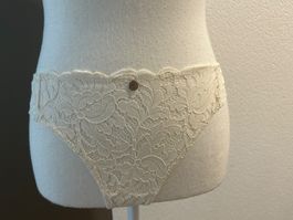 Slip «Reesa» natur Spitzen von Beldona Gr. M