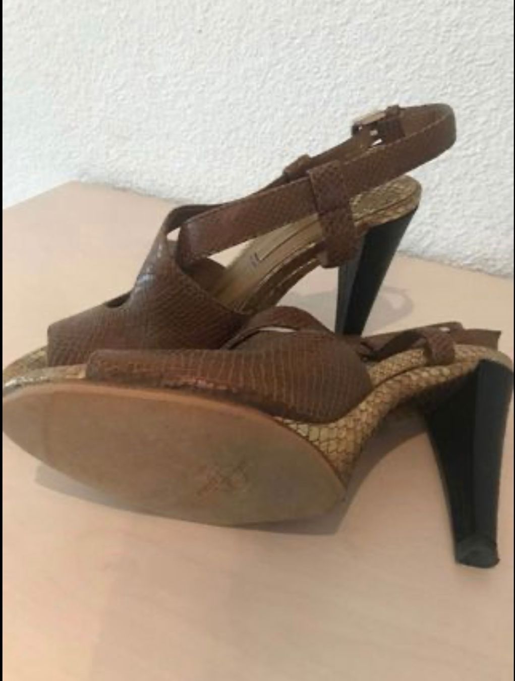 Scarpe da donna: UTERQUE Sandalen gr. 40 – Usato da Luzern venduto da suhamadlun 1