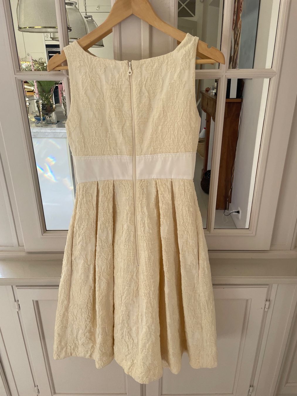 Tara Jarmon Vestiti: Robe évasée diamantée Tara Jarmon – Nuovo (secondo la descrizione) da Troinex venduto da nadinebmichaelson 6