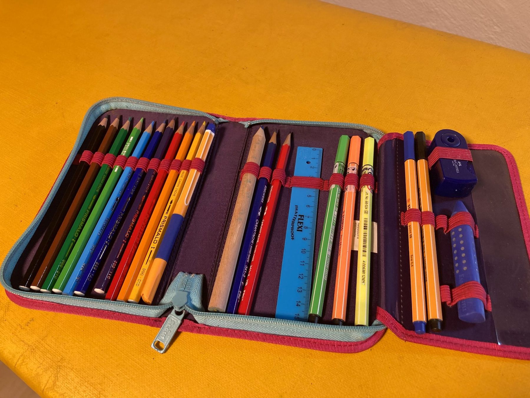Schüler-Etuis: Etui – Gebraucht aus Bülach von guyerPG12 1