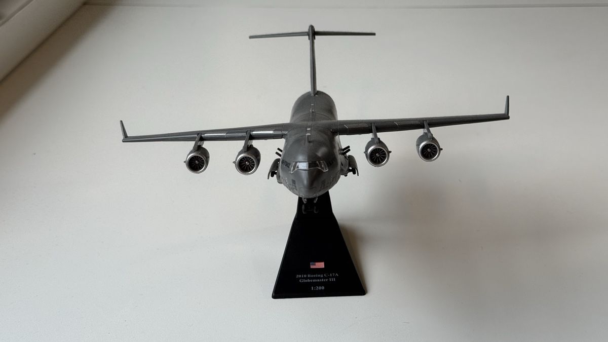 Boeing Kit di modellismo & Modellini statici: Boeing C17 Globemaster 1:200 – Usato da Sonvico venduto da youtuber 1