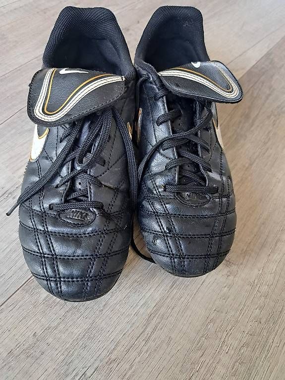 Schuhe für Jungen: Fussballschuhe Nike Gr. 36 – Gebraucht aus Oberflachs von sylviepe 3