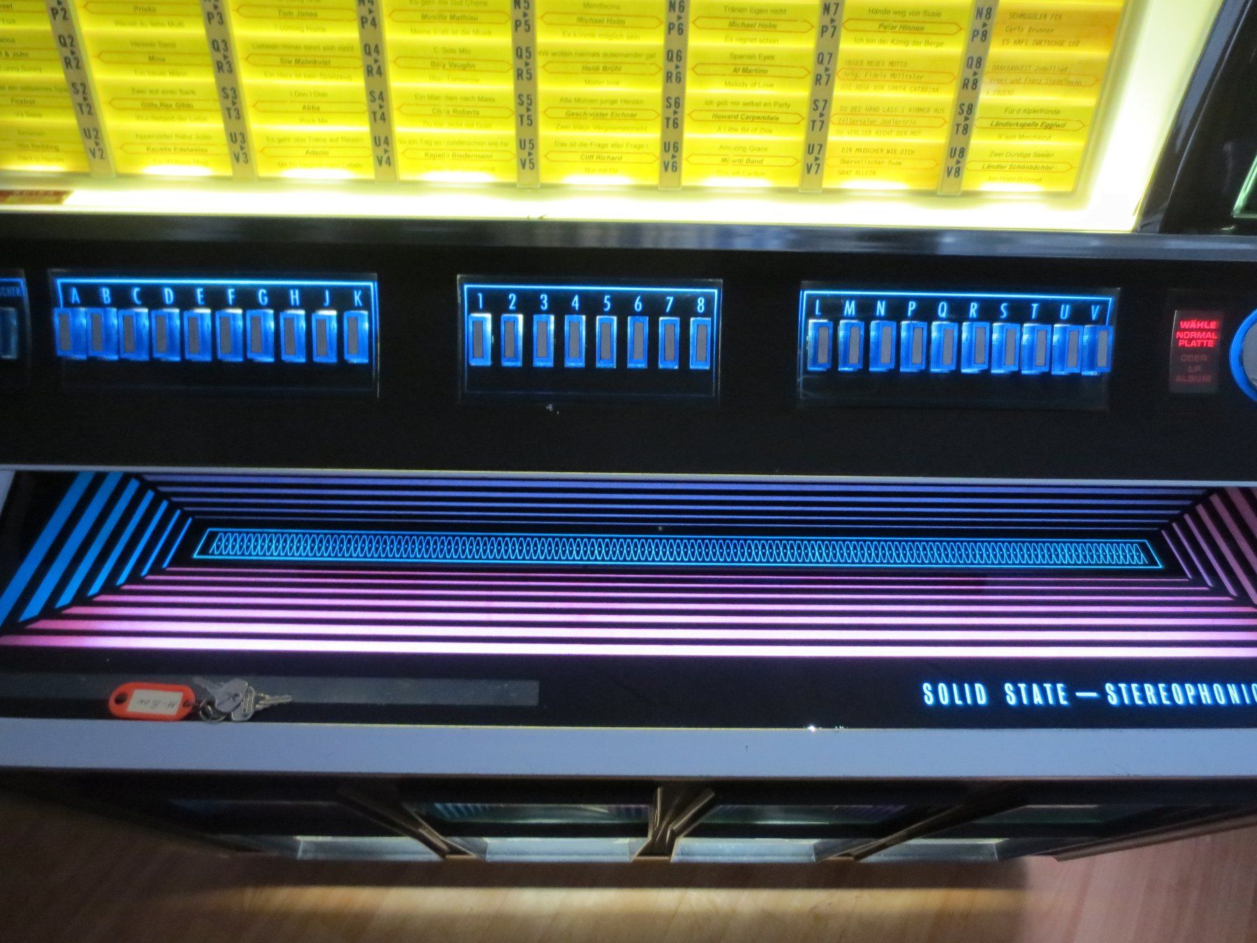 Rock-Ola Jukebox: Rock ola 444 – Usato da St.Gallenkappel venduto da Spielautomaten