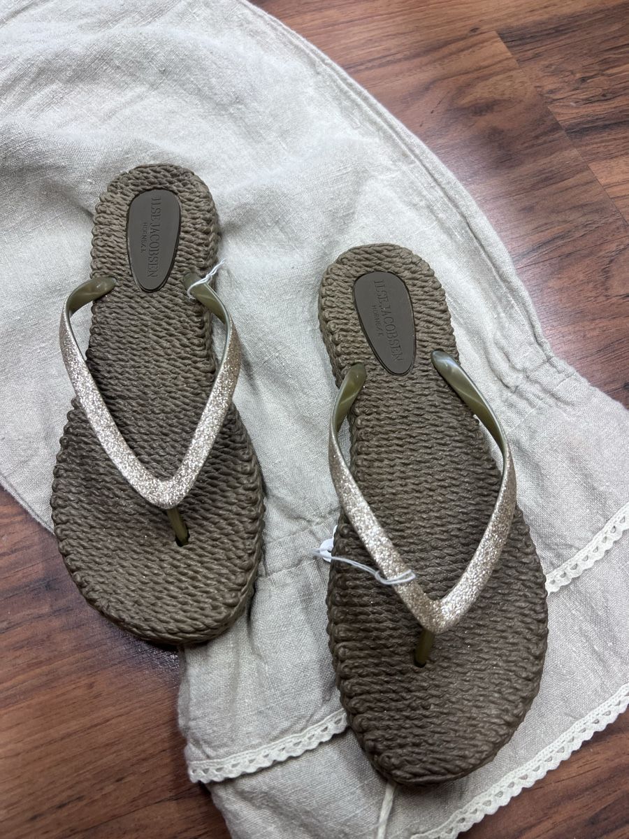 Scarpe da donna: ilse Jacobsen Flip Flop neu Gr.40 Farbe schlamm – Nuovo (secondo la descrizione) da Burgdorf venduto da puppennetz 1
