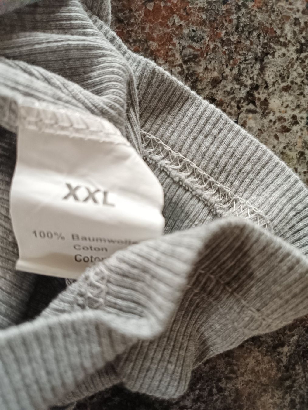 Tops: Accanto Top XL – D'occasion à Bätterkinden par Elefantenzoo 2