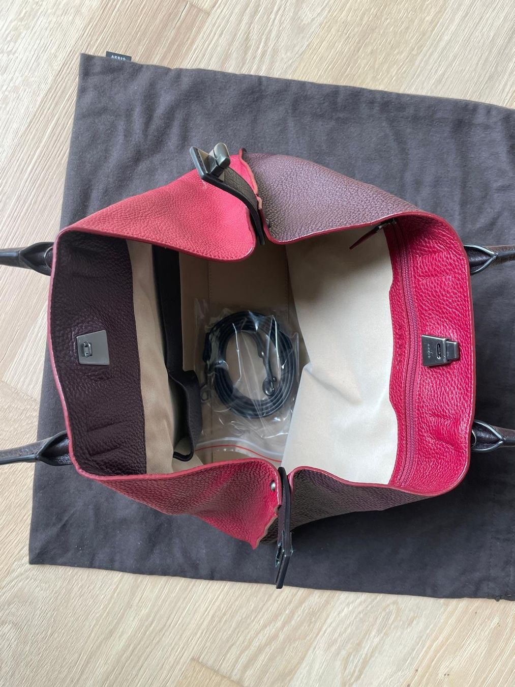 Akris Sacs: Akris Ai Small Top Handle Tote – D'occasion à St. Gallen par joa_ls9v 2