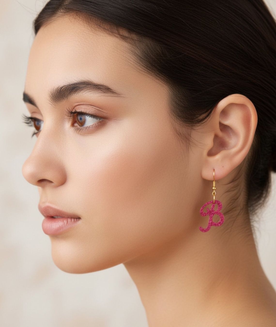 Orecchini pendenti & Orecchini a lobo: Boucle d’oreille en lettre – Nuovo e nell'imballaggio originale da Genève venduto da mir_qfr5