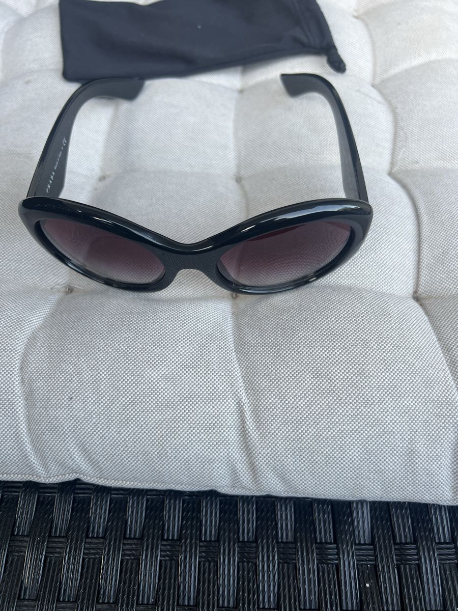 Prada Occhiali & Lenti: Prada Sonnenbrille Damen Schwarz – Usato da Zürich venduto da Walllstreet 1