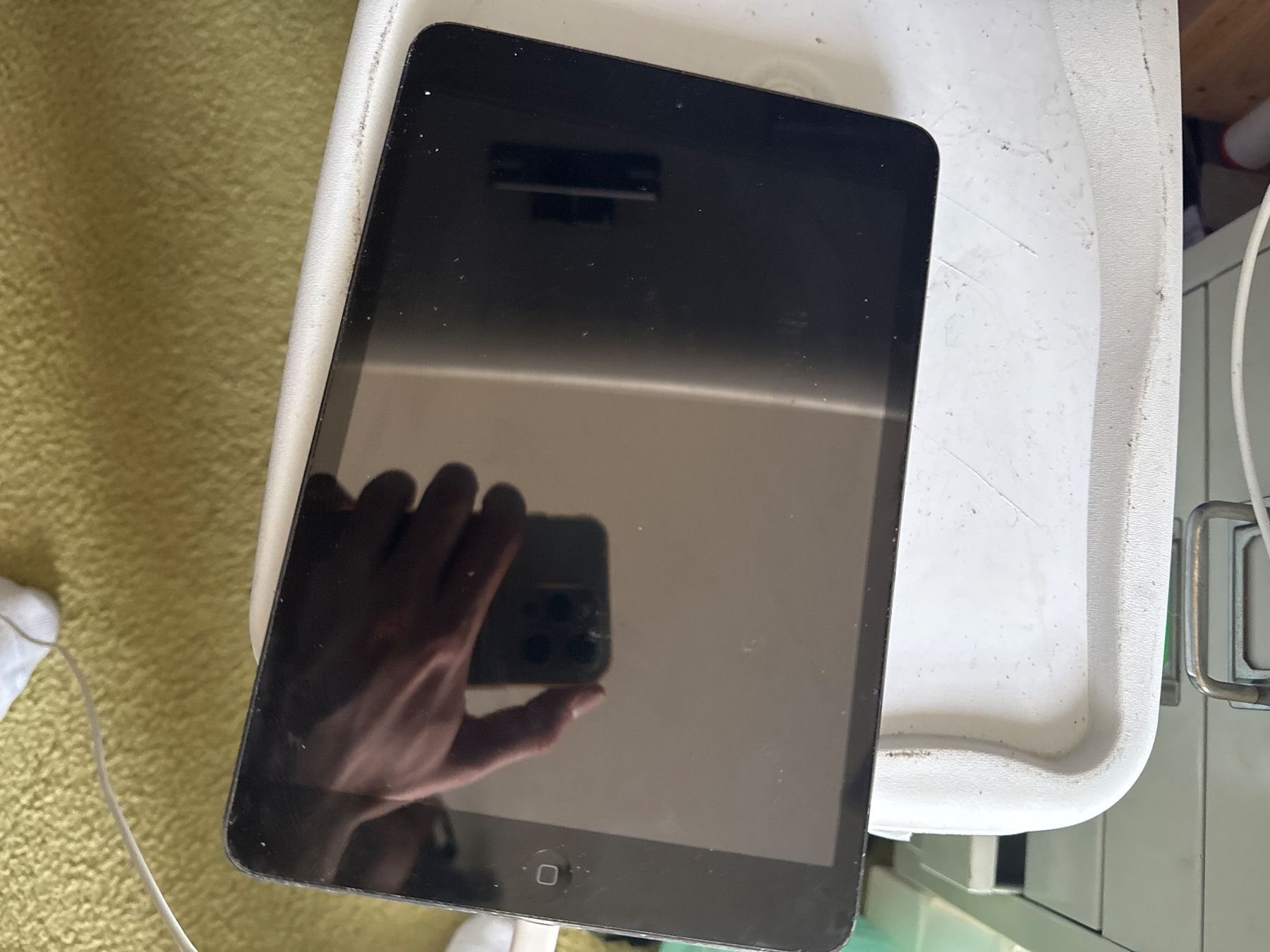 Apple Tablet PC: Ipad mini - A1432 - icloude Display gut!! – Difettoso da Olten venduto da HoYa01 1